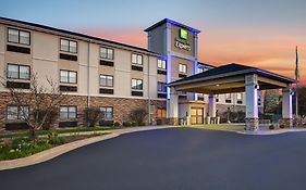 Holiday Inn Express Marshall